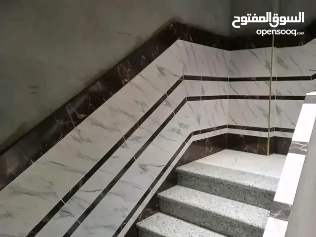 مبلط فني وحرفي لجميع شغل عمل البلاط السيراميك والبرسلان وجميع انوع البلاط بتقنيه عاليه وعده مكتمله