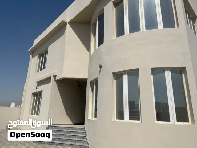 560 m2 4 Bedrooms Villa for Sale in Muscat Amerat