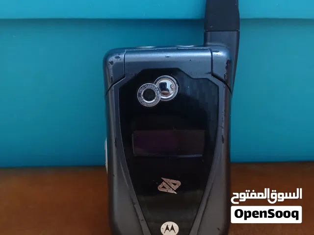 فرصة لهواة جمع الهواتف القديمة – موتورولا أصلي من أوائل الألفينات بسعر رمزي