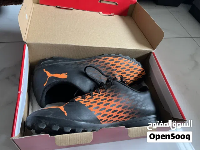 بوت كرة قدم بوما سبيريت جديد غير مستعمل نمرة 42.5 اصلي للبيع  puma spirit III TT for sale