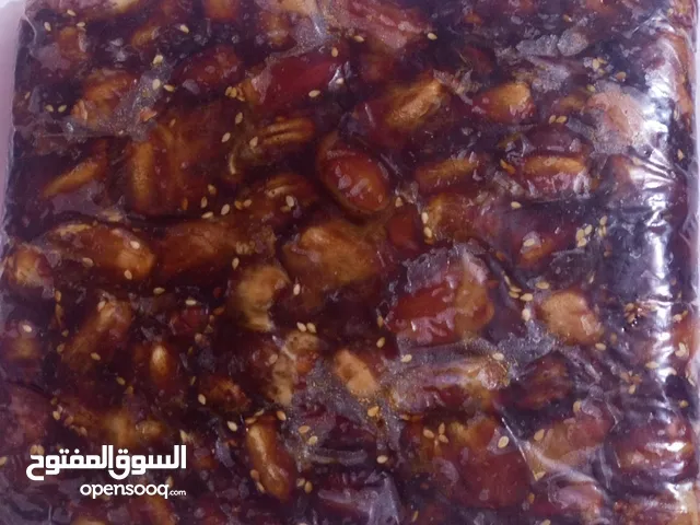 يتوفر لدينا كافة انواع التمور