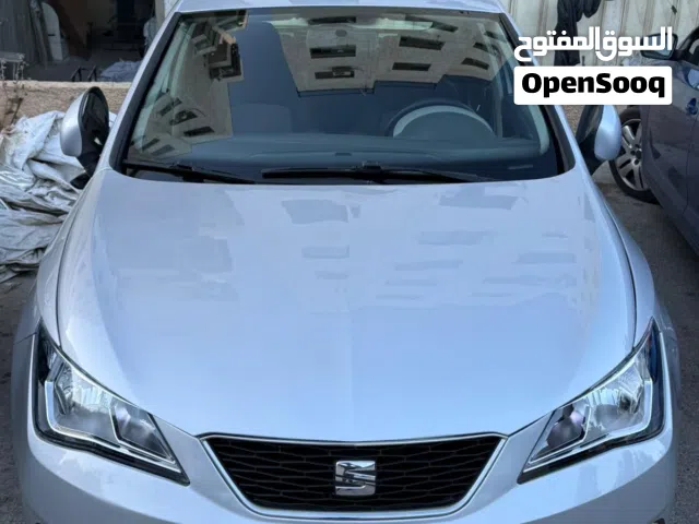 2011 سيات إبيزا Standard