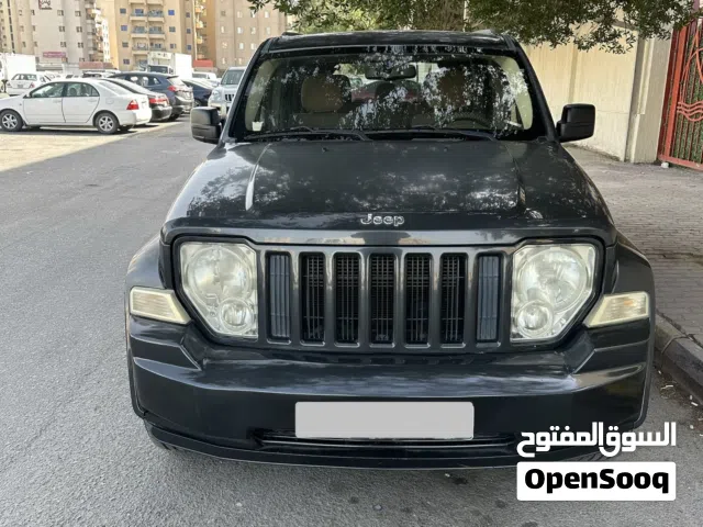 2011 جيب شيروكى Sport