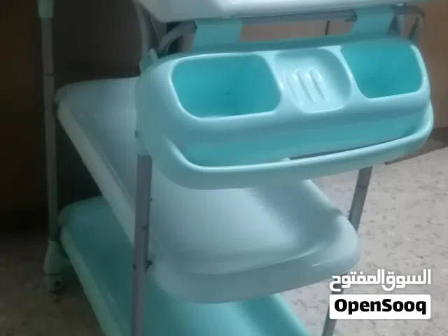 طاوله غيار للبيبي3*1مع حوض استحمام 3طبقات وقاعده لوضع الشامبو والمستلزمات الاخرى....................