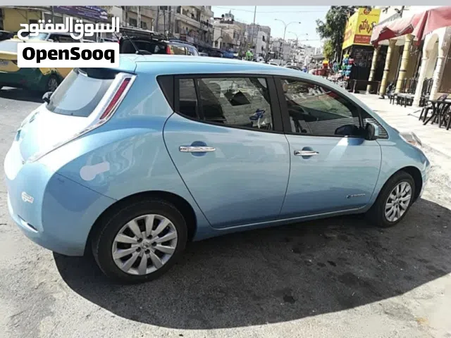 2015 نيسان ليف SL