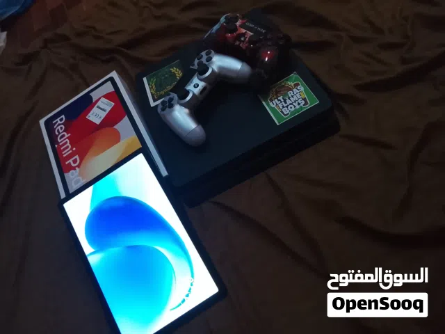 بلستيشن فور مهكر معه زوز يدين وكامل ملحقاته وايباد ردمي اقري الوصف