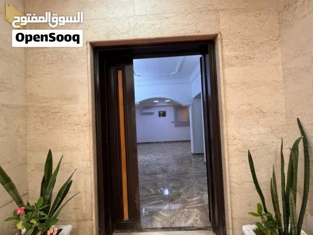 فيلا للايجار في شارع الصريم