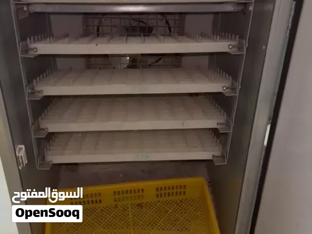 فقاسه تكفي 440 بيضه (بدون اعطال وتجي معا كامل ملحقاتها)