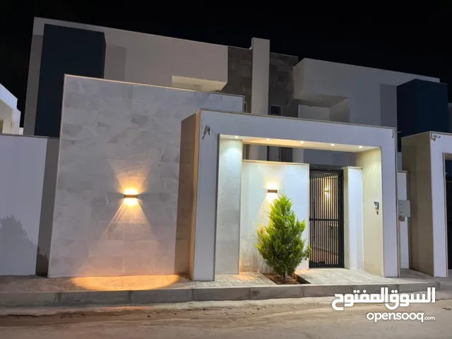 200 m2 4 Bedrooms Villa for Rent in Benghazi Al Hawary
