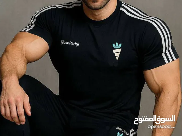طقم رجالي شبابي جميع القياسات متوفرة لدينا جودة ممتازة