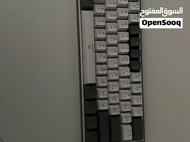 كيبورد ميكانيكي لاسلكي RGB بحالة ممتازة
