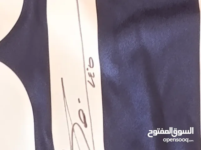 توقيع ميسي شخصياً عليه