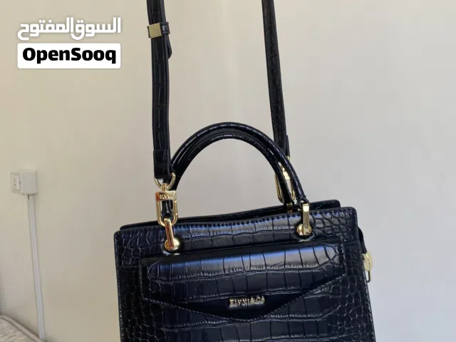شنطة eve and coco مستعمله يوم واحد فقط ب حالة الجديد