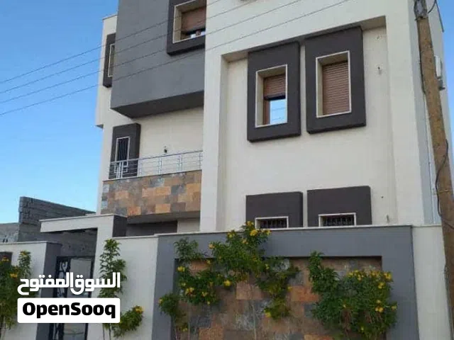 490 m2 More than 6 bedrooms Townhouse for Sale in Tripoli Ain Zara