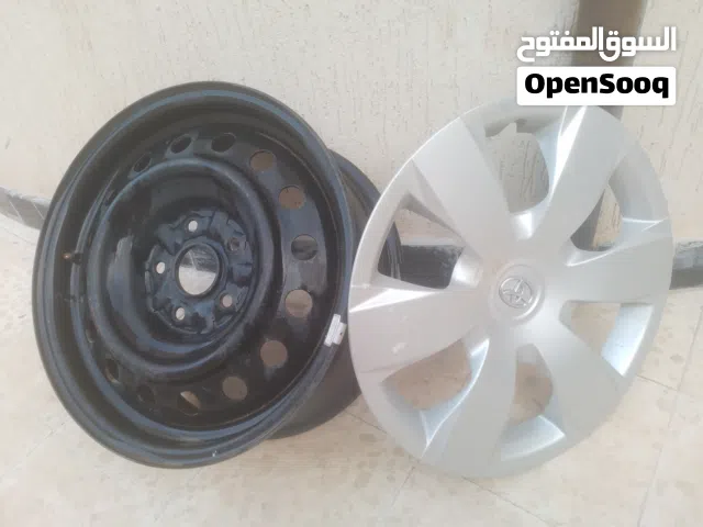 عدد 4 ديسكوات مقاس 16 تيوتا مع وجود 3 أغطية ليهم نظاف درجة أولى ربي يبارك