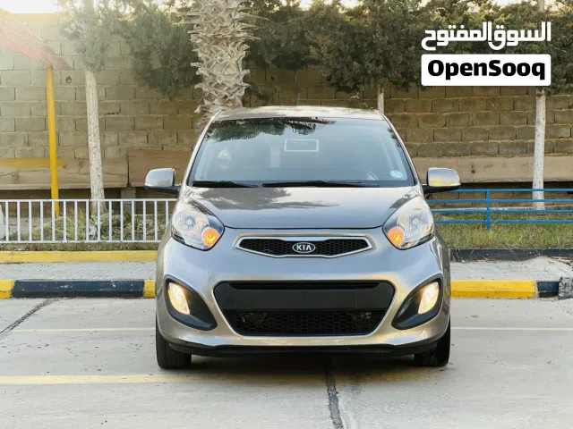 كيا مورنيق 2012دخول حديث السياره خاليه من القص والقشره