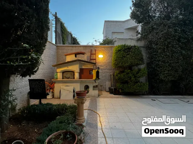 200 m2 3 Bedrooms Apartments for Rent in Amman Abdoun