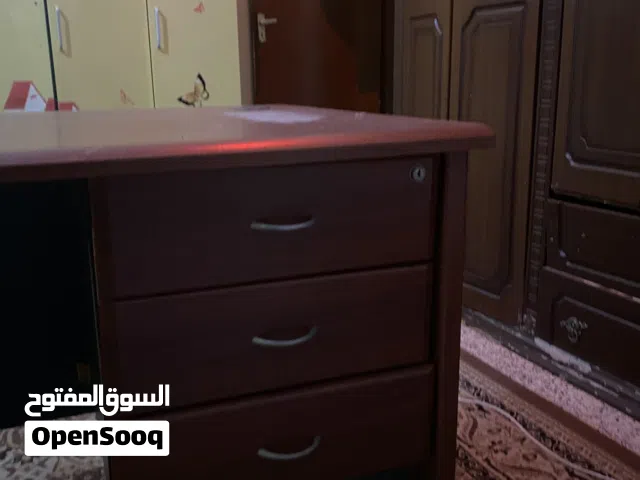 3 مكاتب بحالة جيدة