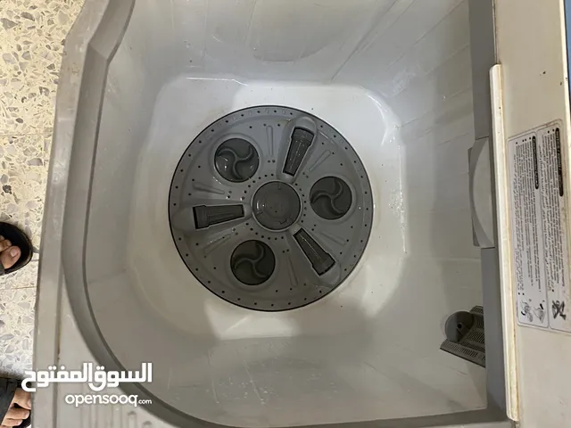 غسالة عادية نظيفة
