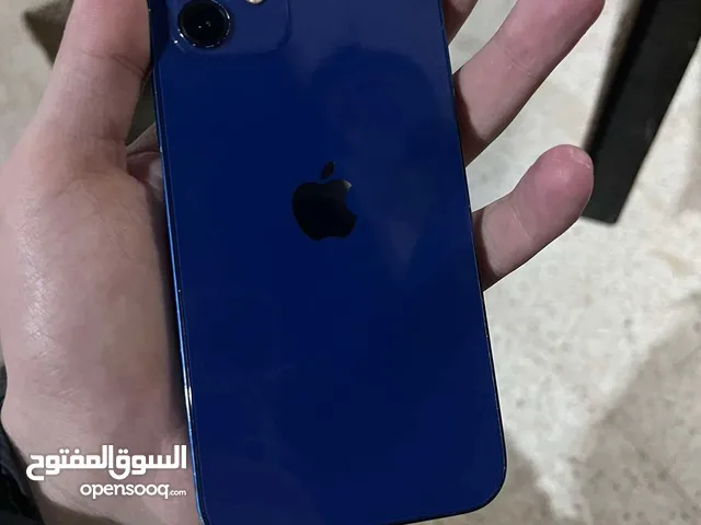 iPhone 12.