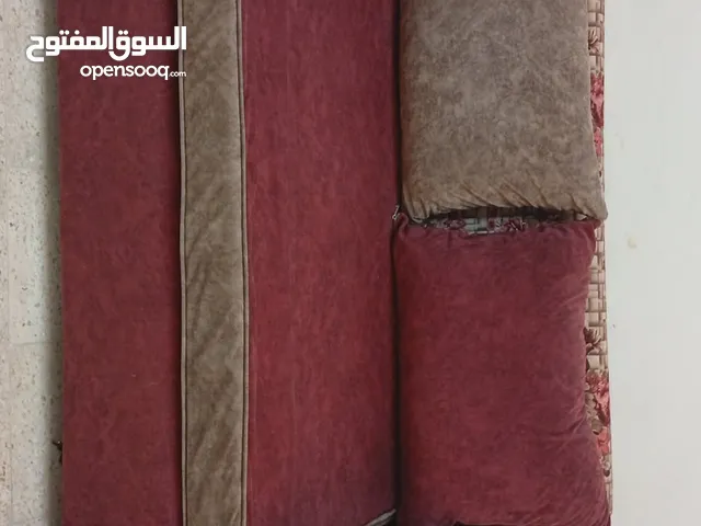 طقم كنب مستعمل للبيع بحاله جيده كورنر