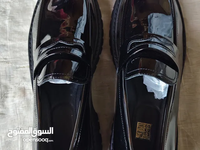 Loafers shoes