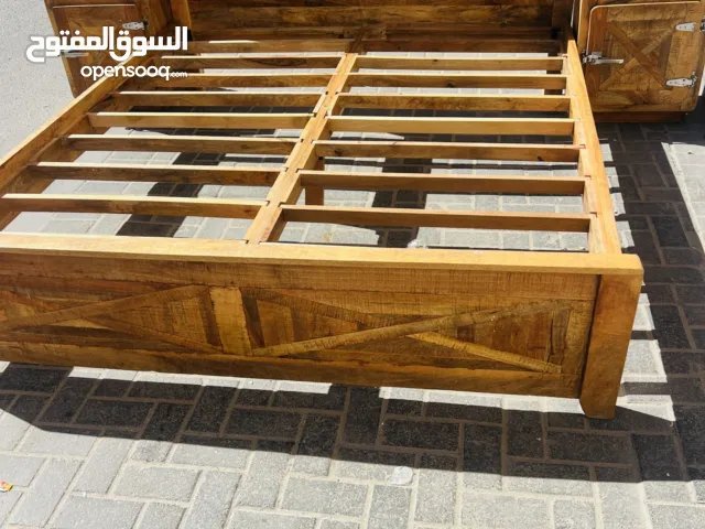 180/200 size bed and 2 side table dressing table for sale fully wooden made in india