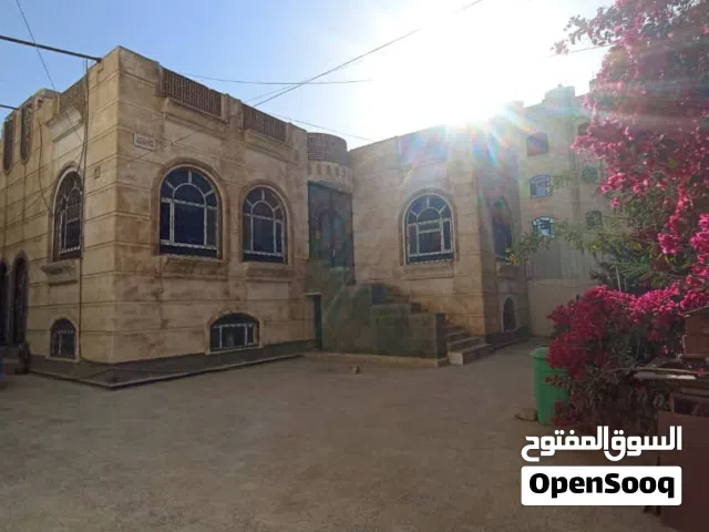 1500 m2 More than 6 bedrooms Villa for Sale in Sana'a Bayt Baws