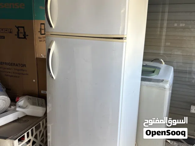 ثلاجه نظيفه جدا استعمال خفيف
