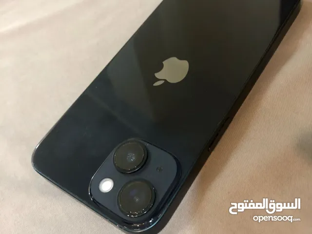 iPhone 14 أسود استعمال شهر ونص نظيف جداً بدون ولا خدش مع لزقة وكفر ماك سيف وشاحن أصلي.