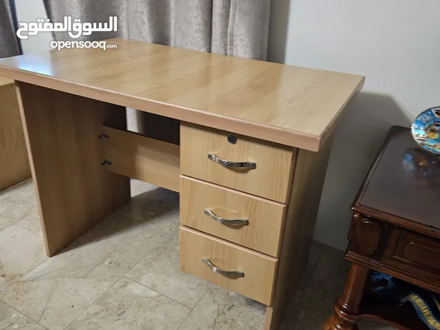 Desk in excellent condition