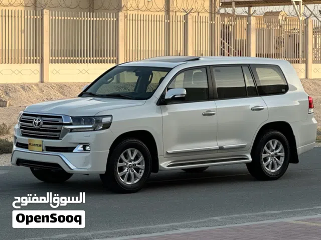 للبيع تويوتا لاندكروزر موديل2016 وكاله البحرين بدون مشاكل او اعطال جاهز للاستخدام اليوم  For sale