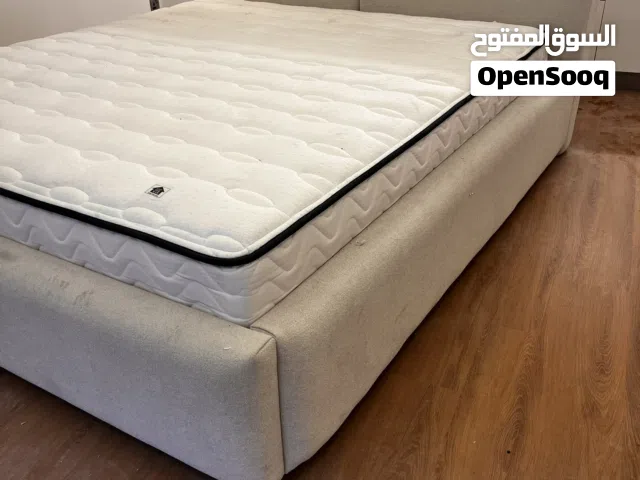 مرتبة مع سرير