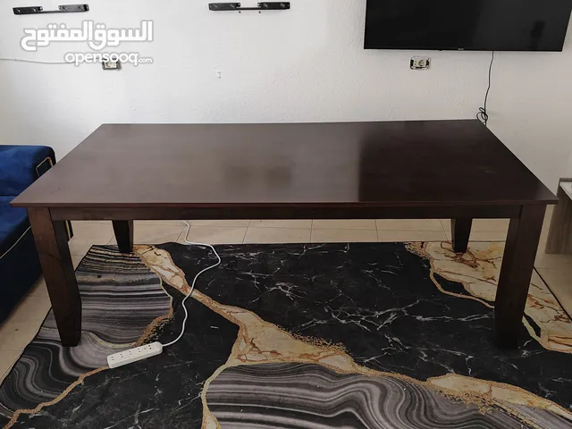 تم تخفيض السعر لطاولة ( مكتب) خشب ثقيل و متينة مقاس 2 متر * 1 متر للبيع