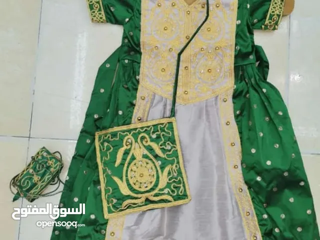 ملابس تقليديه عمانية : ملابس تقليديه في عمان على السوق المفتوح