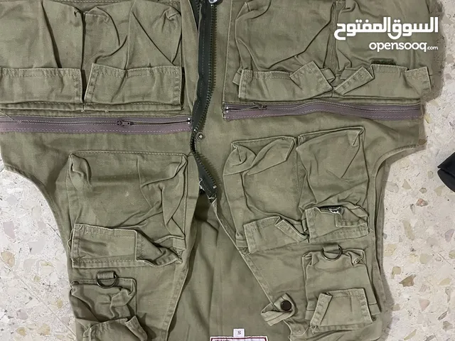 ڤيزت رجالي بحالة جديد
