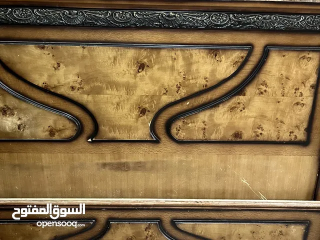 تخت مع 6 ابواب خزانة