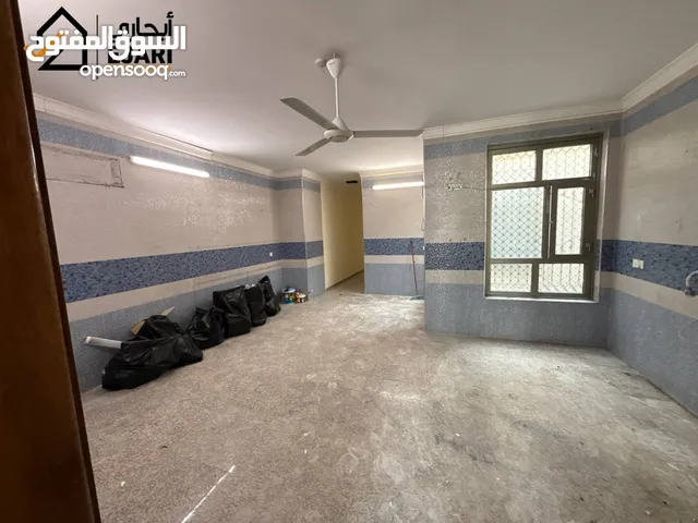 150 m2 3 Bedrooms Apartments for Rent in Baghdad University