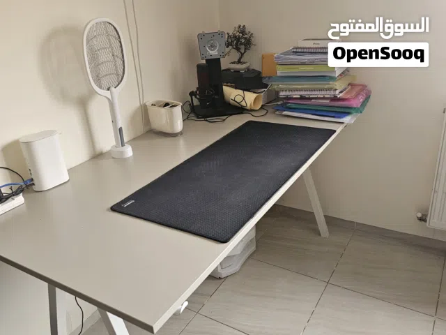 طاوله دراسه او كمبيوتر