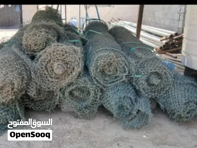 ملعب كرة قدم مستعمل شباك 10 حبات واجوال 2 ودكت احتياط 2 وحديد انا 15