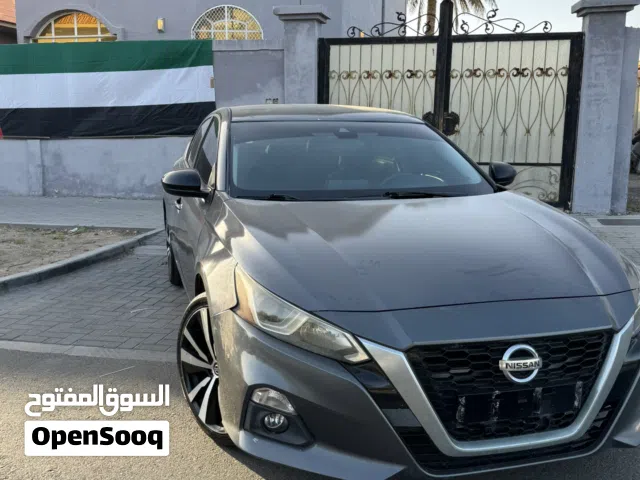 2020 Nissan Altima SR
