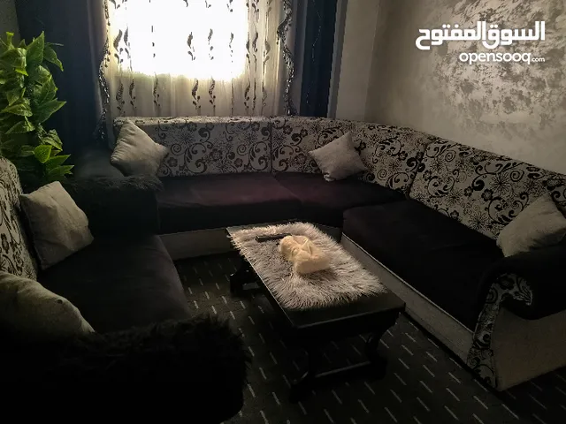 كورنر تفصيل بحالة جيده