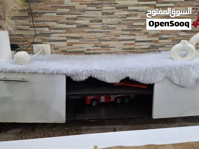 طاولة شاشة