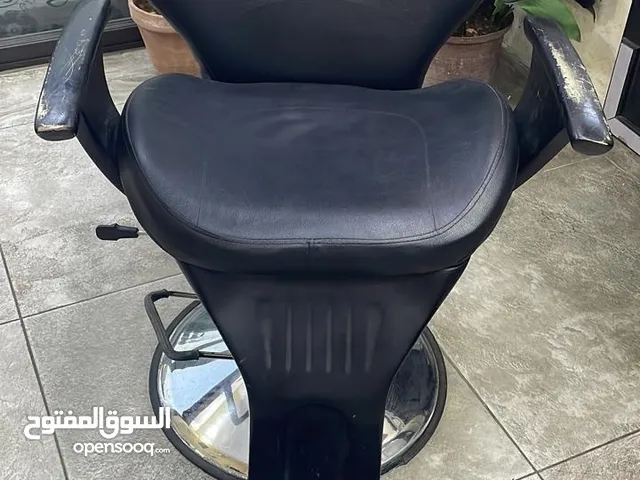 كرسي حلاقة عدد 2 للبيع
