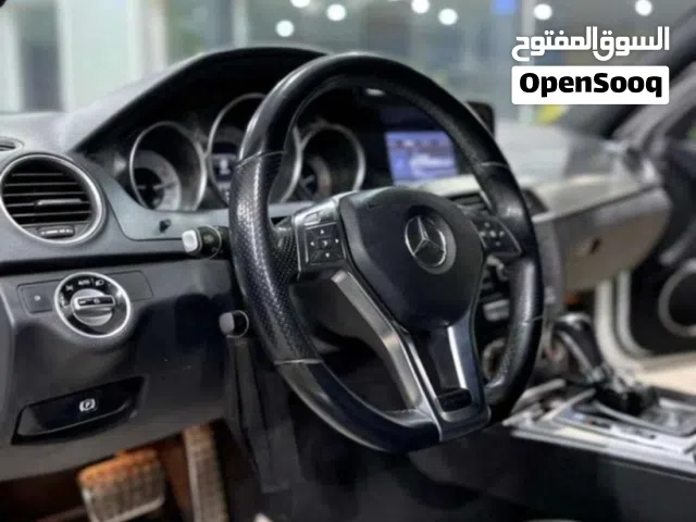Mercedes benz بحال جيدة استعمال شخصي نظيف