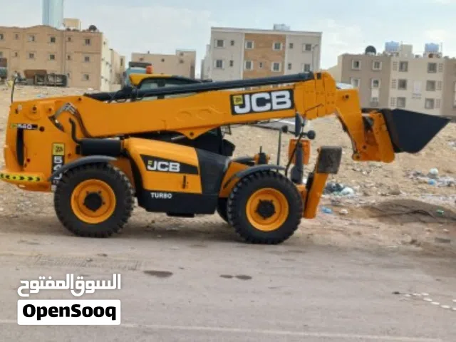 forklift and telihender for rental رافعه شوكية للايجار والمشاوير