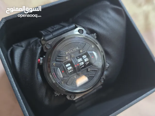 ساعة police بحالة الجديده وكل ملحقات موجوده
