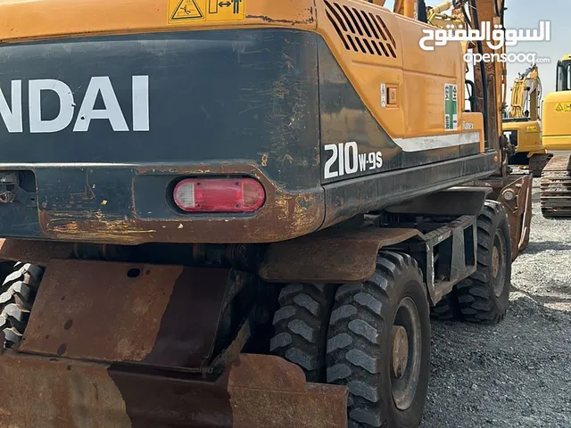 Hyundai 210 wheel excavator model 2016