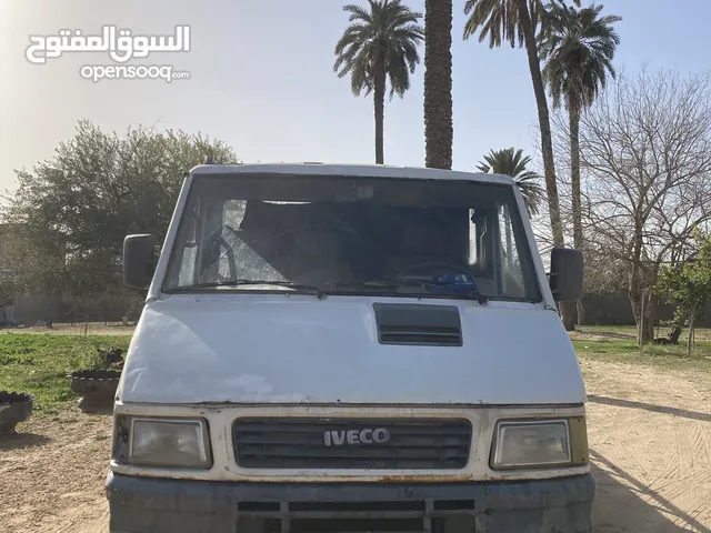 Flatbed Iveco 2000 in Zawiya