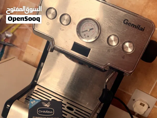 ماكينة إسبرسو من Gemilai، مع جميع ملحقاتها و طاحونة قهوة صغيره تعمل على شحن البطاريه